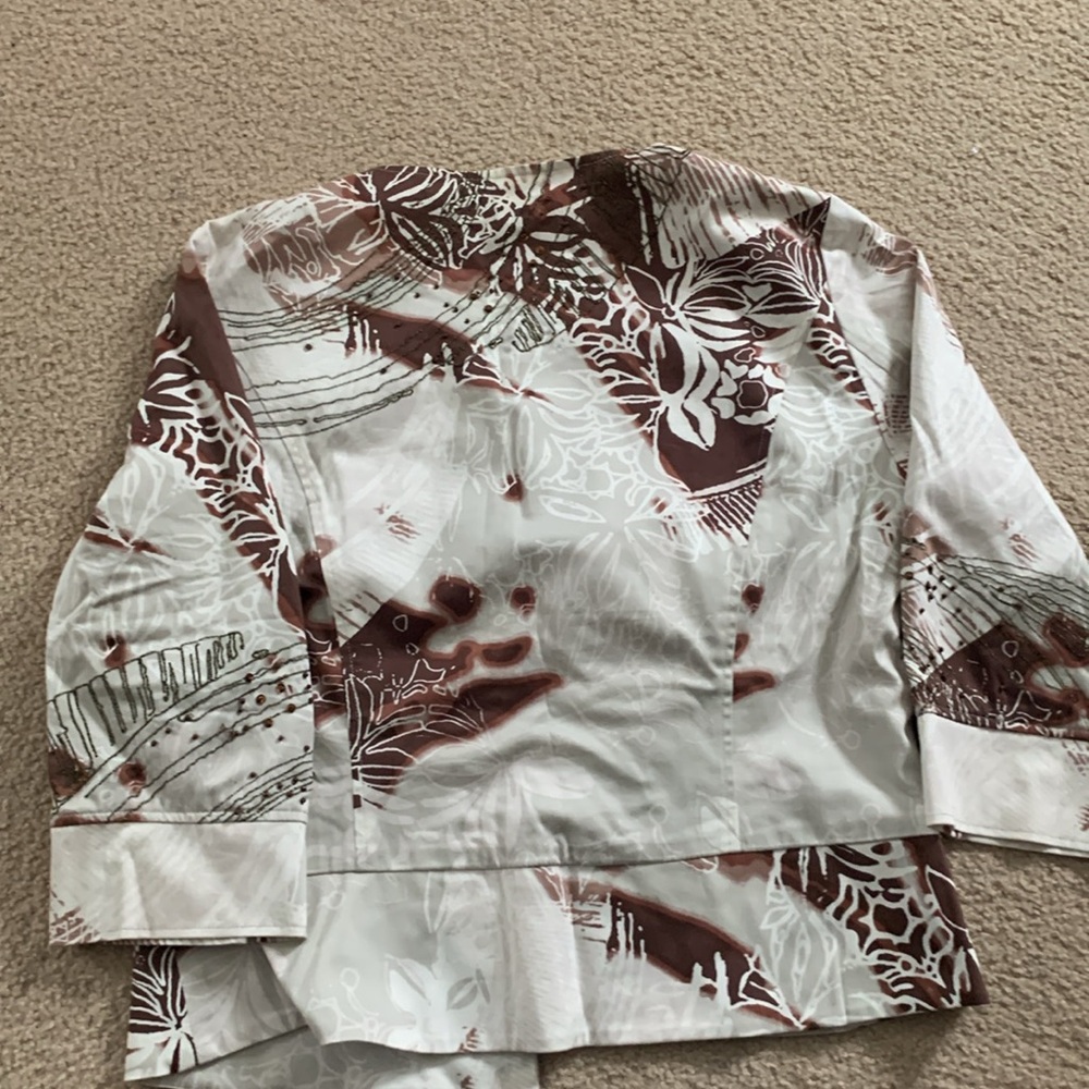 Blazer - Picture 3 of 3